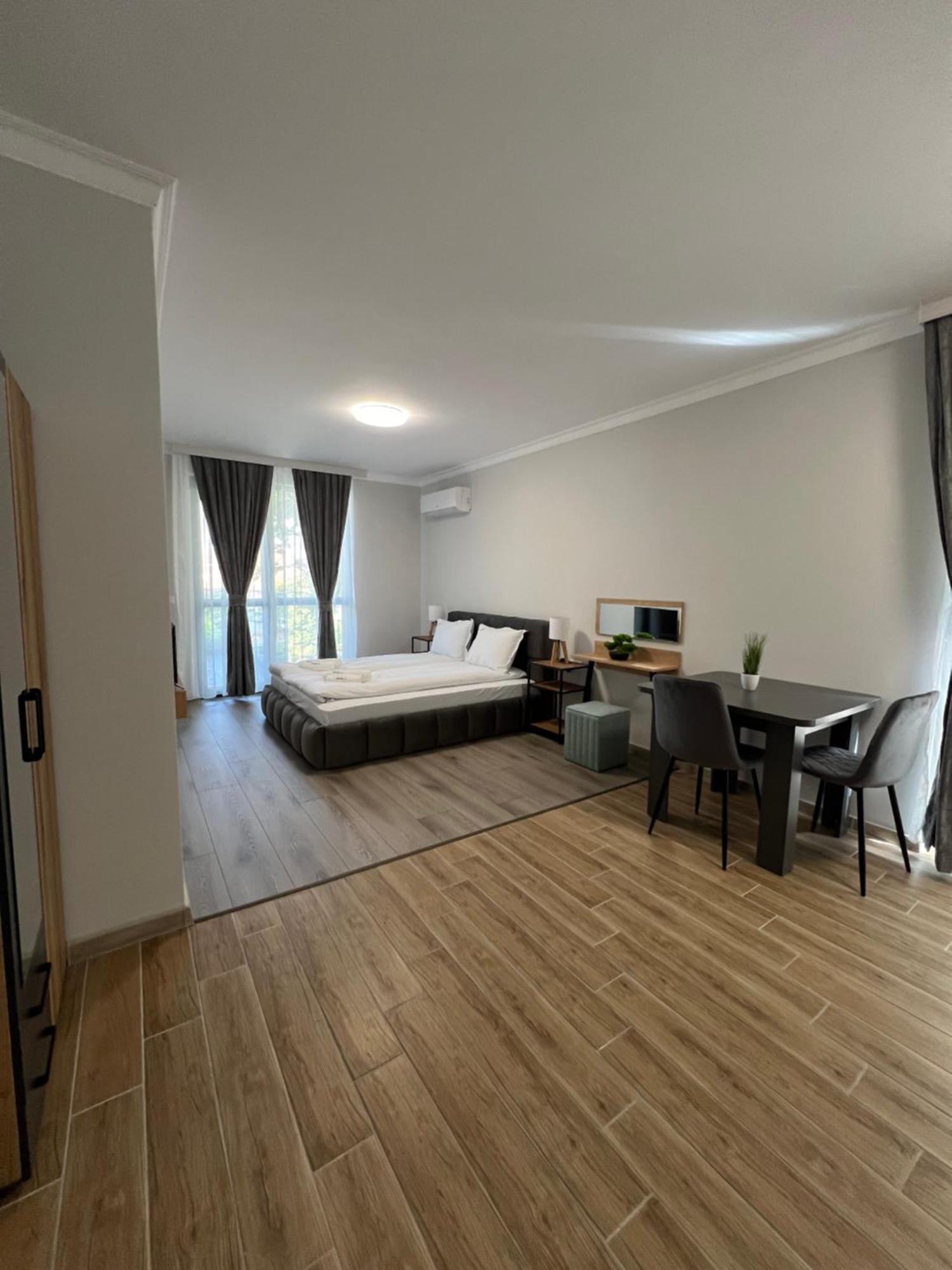 Green Park Apartments And Rooms For Guests Асеновград Екстер'єр фото