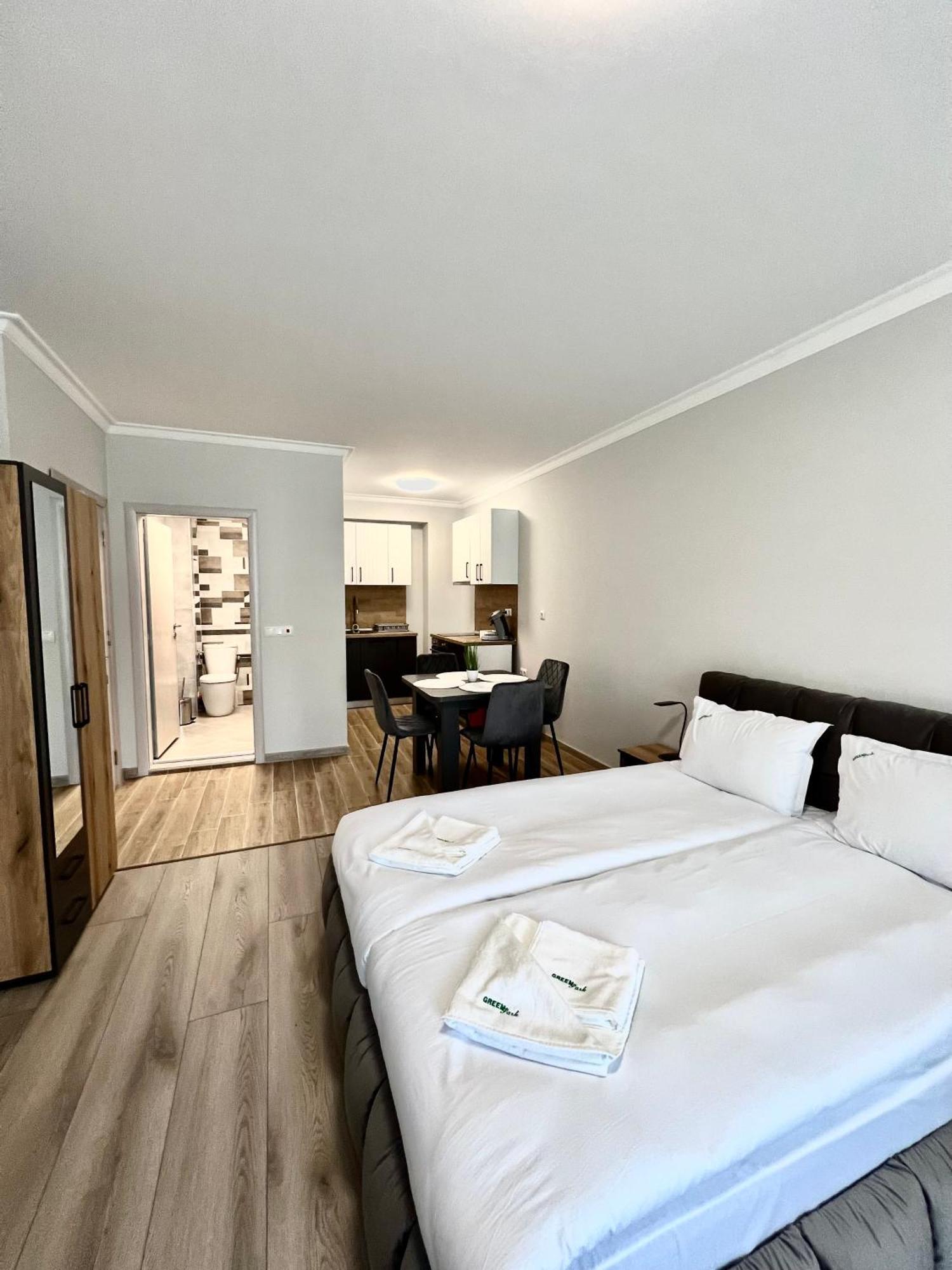 Green Park Apartments And Rooms For Guests Асеновград Екстер'єр фото